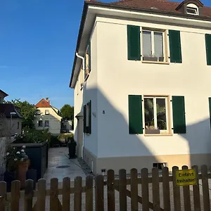 Altes Stadthaus Mit Garten Und Gewolbekeller Ferienhaus Stuttgart